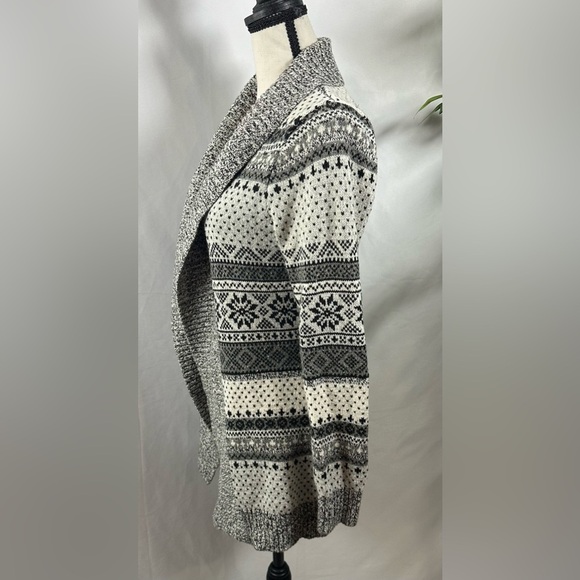 L.L. Bean Black and White Sweater Cardigan - Picture 4 of 10